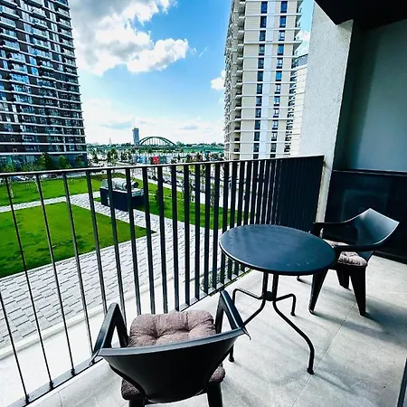 Luxury Waterfront View - Bw River View Apartment